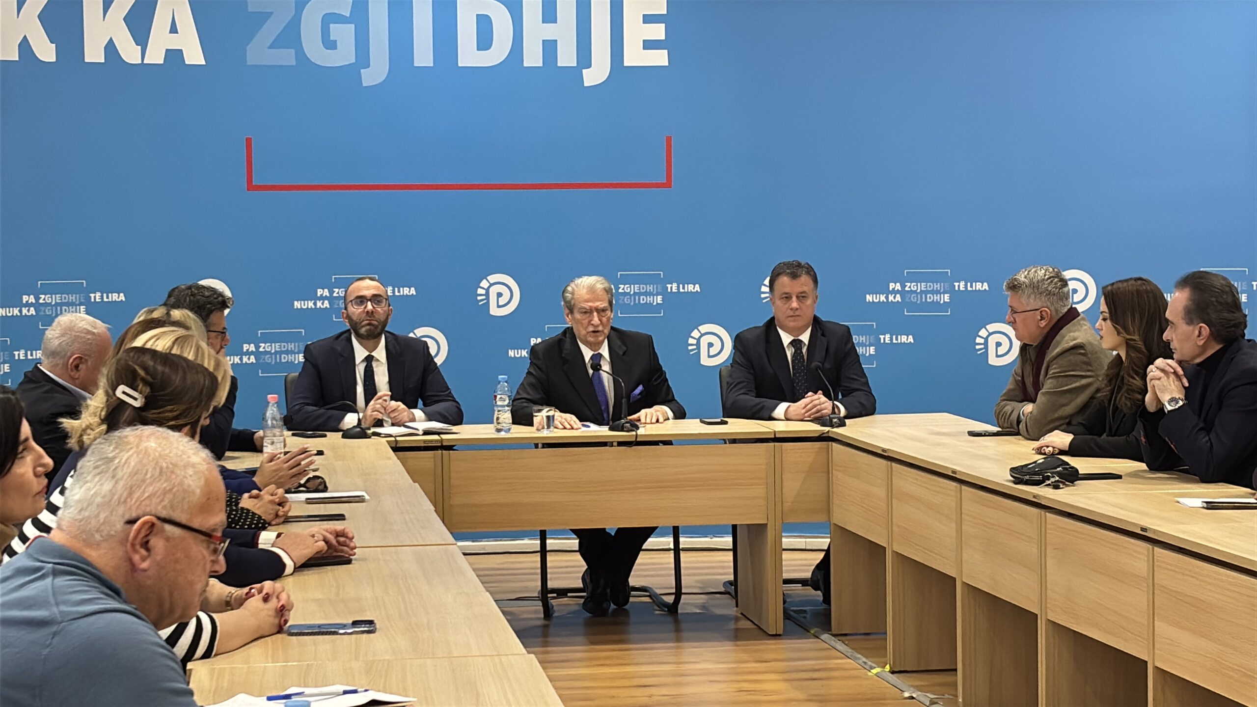 “DP ready for the May 11 elections: Bardhi gathers the group, Berisha in the field – key decisions for the ‘Primaries'”